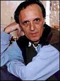 Ralisateur italien qui commena comme assistant de Sergio Leone en 1969, puis qui ralisa quatre gialli dont  Les Frissons de l'angoisse  en 1975, ainsi que son chef-d'oeuvre,  Suspiria , en 1977.
