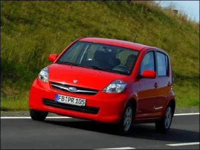 Quelle est cette citadine disponible en quatre roues motrices Subaru ?