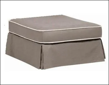 Il a beau tre trs bas, on s'y pose volontiers devant la chemine ou la tl, c'est...