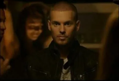 Quel est le premier extrait de ''Mise à jour'' ?