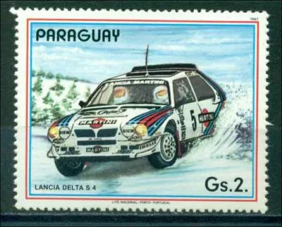 Quelle est cette voiture connue pour tre une championne des rallyes, visible sur ce timbre du Paraguay ?