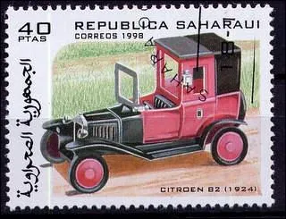 Quelle est cette voiture, l'une des premires de la marque, visible sur ce timbre de la Rpublique arabe sahraouie dmocratique ?