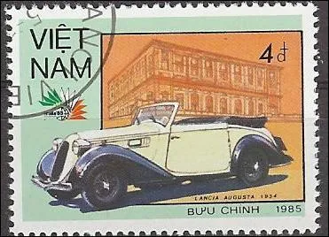 Quelle est cette voiture dcouvrable des annes 30, visible sur ce timbre du Viet-Nam ?