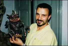 Quel crateur d'effets spciaux a collabor sur les films de Dario Argento ( Phenomena ,  Opera ... ) et cr les effets mcanique du film  Demons  ?