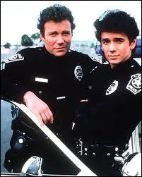 Quel sergent est accompagn par l'officier Romano ? (1982)