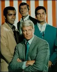 Quelle srie mettant en scne une quipe d'agents secrets a inspir d'autres films et sries ? (1966)
