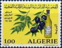 Quel est ce fruit caractristique des rgions Mditerranennes souvent consomm vert ou noir visible sur ce timbre d'Algrie ?