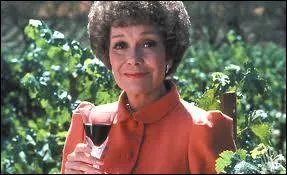 Dans quel feuilleton peut-on suivre la lutte (pour l'argent) entre Angela Channing (Jane Wyman) et son neveu ? (1981)