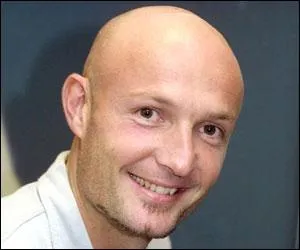 Footballeur, champion du monde en 1998, n  Marseille le 22 Janvier 1968.