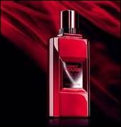 Ce flacon de parfum, nomm 'Habit rouge', est emball dans une matire rouge insolite. Laquelle ?