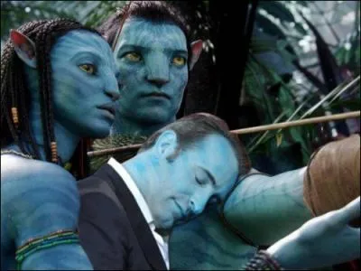 Mme en bleu, on t'a reconnu Jean, si tu pouvais soritr du film ...