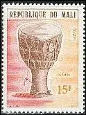 Quel est cet instrument  percussion africain (visible sur ce timbre du Mali) ?