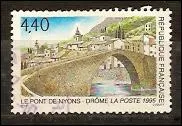 Quel est ce pont construit de 1341  1405 visible sur ce timbre de France ?