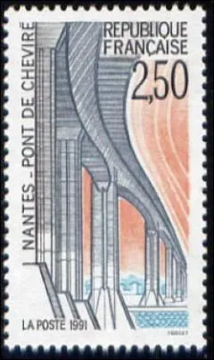 Quelle est la dcennie d'inauguration du pont de Chevire  Nantes visible sur ce timbre de France ?