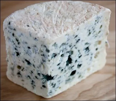 Lequel de ces fromages n'est pas fabriqu  partir de lait de vache ?