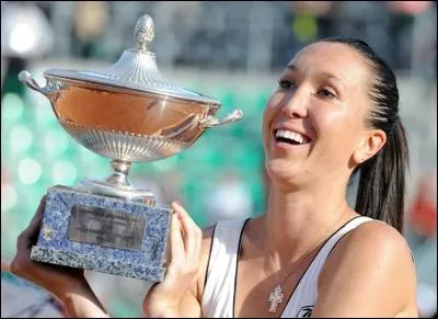 Jolie Serbe ! . 'J'ai t n 1 ! '