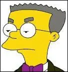 Comment Smithers surnomme-t-il pjorativement Homer Simpson  la centrale nuclaire ?