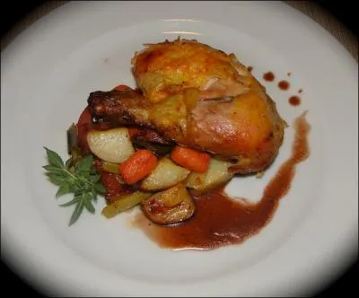 Depuis quelques annes, il subtilise la place de la dinde, durant une fte chrtienne !