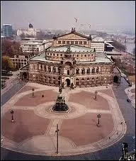 Et pour finir... Je souhaite un ''BON ANNIVERSAIRE'' mais ces mots ne seront pas compris à...