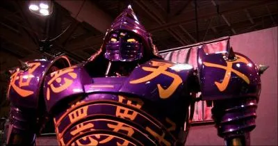 Comment s'appelle le deuxime robot qu'il possde ?