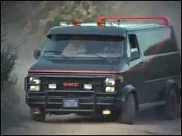 Dans quelle série une équipe de choc utilise un van GMC G15 ?