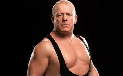 Qui est la plus vielle superstar  tre encore active dans le monde du catch ?