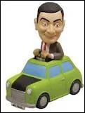 Bon ! ... Moins lourd que Samy Naceri voilà Mister Bean qui arrive au volant d'une ----------.