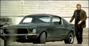 Dans ''Bullitt'' , Steve McQueen (un sacré pilote) poursuit une Dodge Charger sans effets spéciaux au volant de sa --------------.