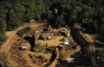 Ce chantier mdival se situe dans ...