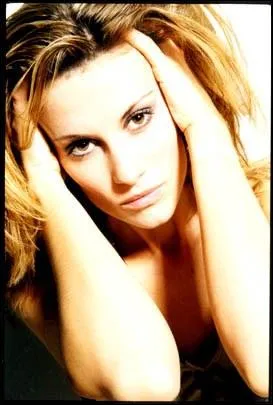 Elue en 1998, je suis...