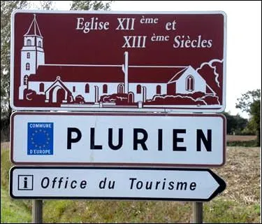 Peut-on vraiment visiter cette glise mdivale  Plurien ?