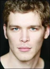 Comment s'appelle le demi-frre de Klaus ?