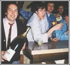 Qui tait l'entraneur du Paris Saint- Germain lors de l'obtention de son 1er titre de champion de France en 1986 ?