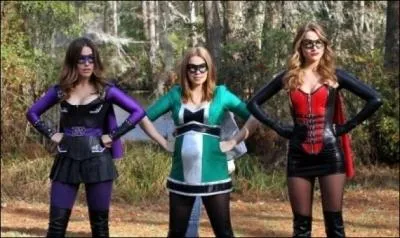 Haley , Brooke et Quinn se dguisent en super hros , comment s'appelle Haley ?