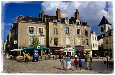 La Place du Chtelet. Quelle est la dfinition du mot chtelet ?
