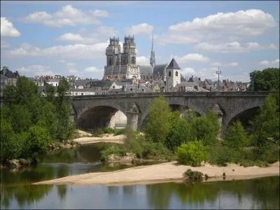 Le Pont Georges V d'Orlans, appela aussi Pont Royal  Orlans. Georges V a t le roi ...
