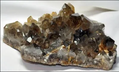 Quelle est cette pierre ?