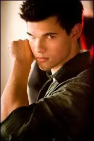 Quel est le plat prfr de Taylor Lautner ?