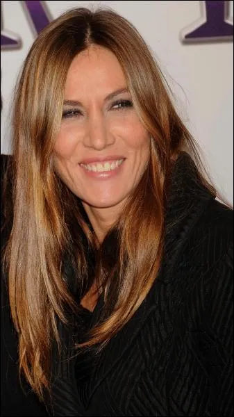 Son prnom est chant par ... .