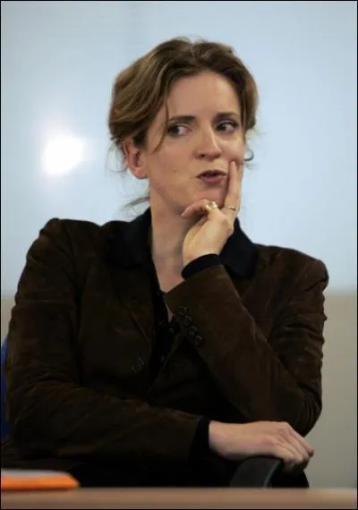 Son prnom est chant par ... .