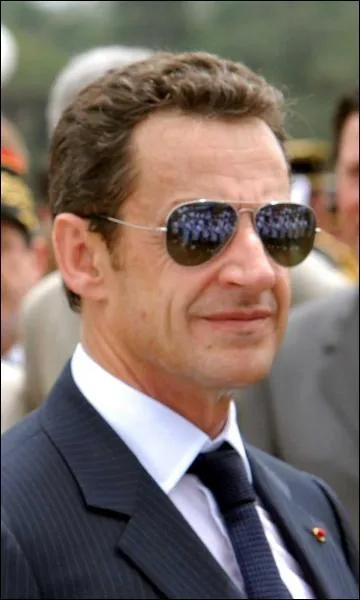 Son pr�nom est chant� par ... .