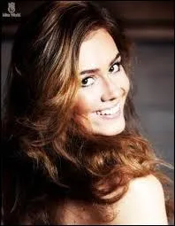 Quel est le nom de ce mannequin ?