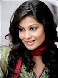 Quel est le nom de ce mannequin ?