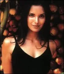 Quel est le nom de ce mannequin ?