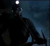 Dans quel film apparat ce minier arm d'une pioche ?