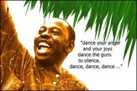 Ecrivain nigrian et militant cologiste excut en 1995  l'ge de 54 ans, il dfendit la cause de la population du delta du Niger contre les dgts des compagnies ptrolires.