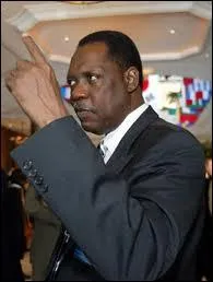 Il est le prsident de la Confdration Africaine de Football.