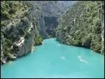 Les gorges du Verdon, les plus hautes d'Europe, forment un canyon-fronti�re entre le Var et les Alpes-de-Hautes-Provence. A quoi la rivi�re doit-elle son nom ?