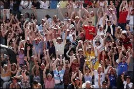 Que fait le public quand il est content ?