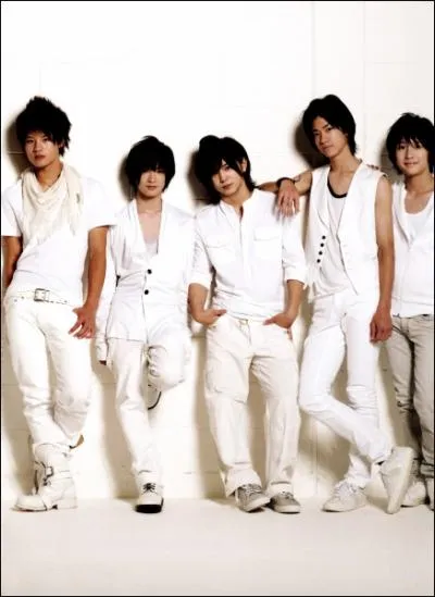 Comment s'appelle le sous groupe ayant Yamada, Chinen, Yuto, Keito pour membres ?